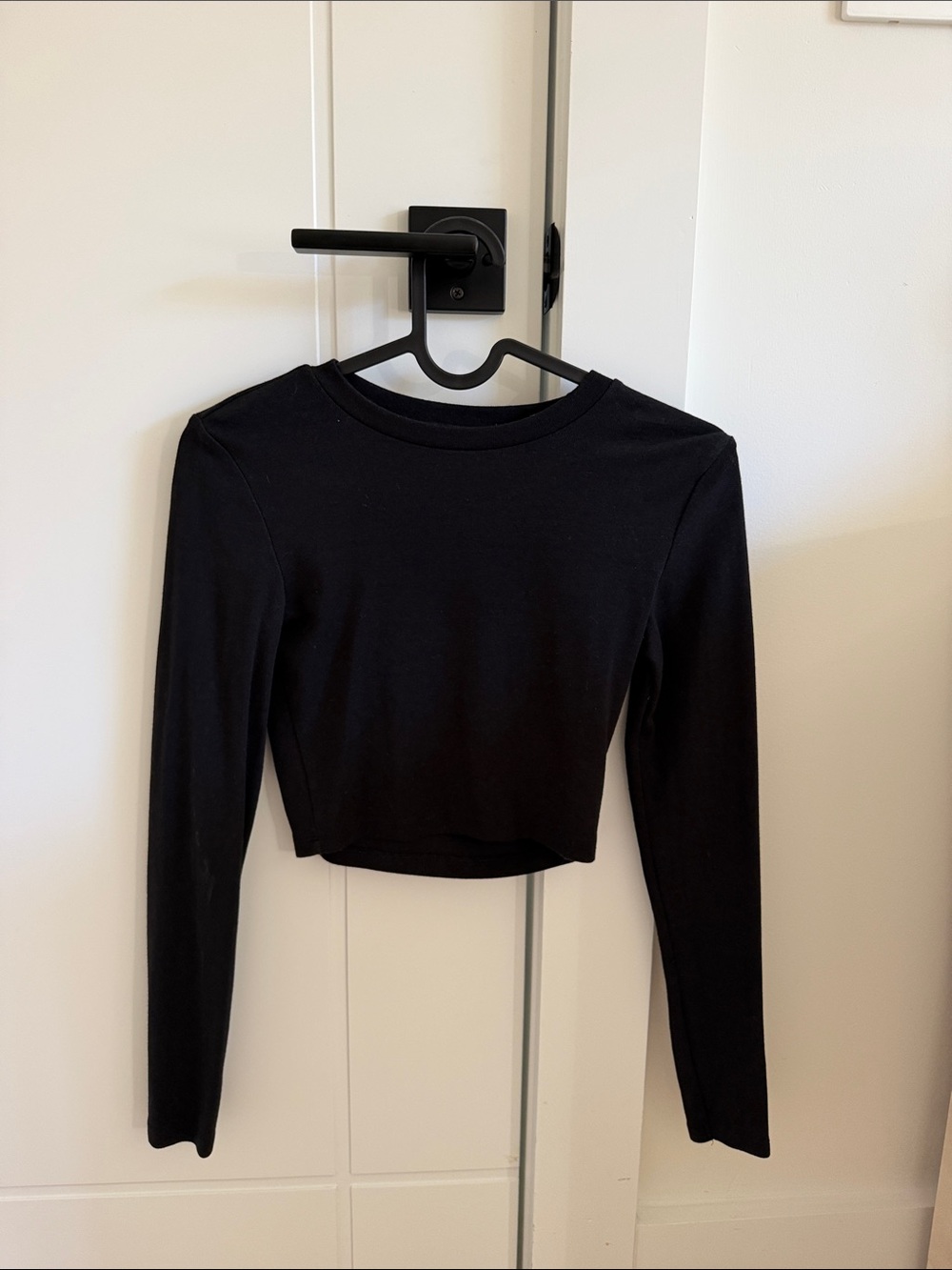 Zara Black Long-Sleeve Crop Top size Small